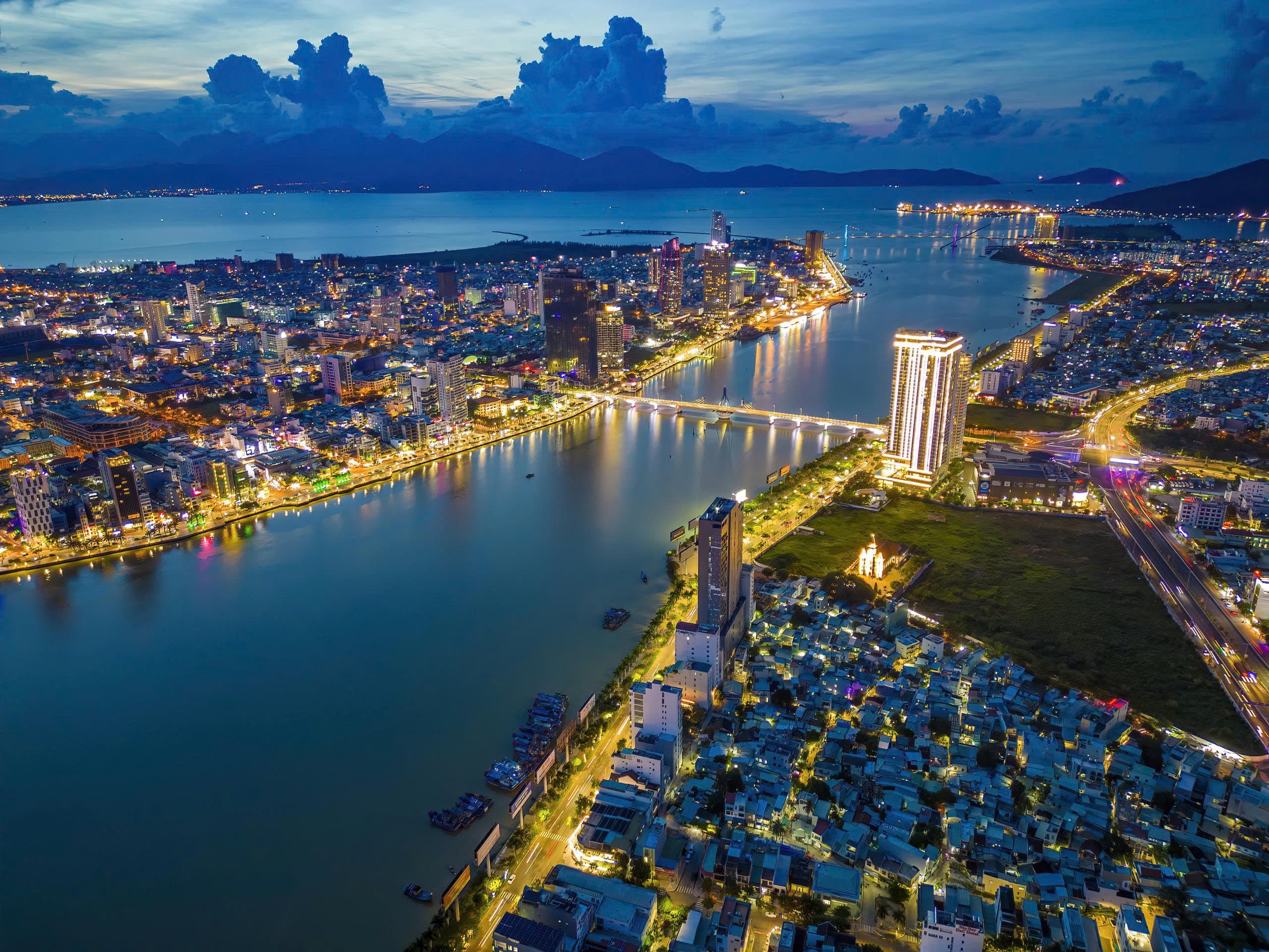 Xu hướng dịch chuyển dòng vốn về miền Trung: Đà Nẵng đang ở đâu trên bản đồ đầu tư?